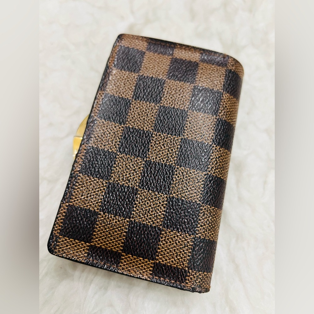 Louis Vuitton Damiere ebene short  Wallet - Picture 8 of 16